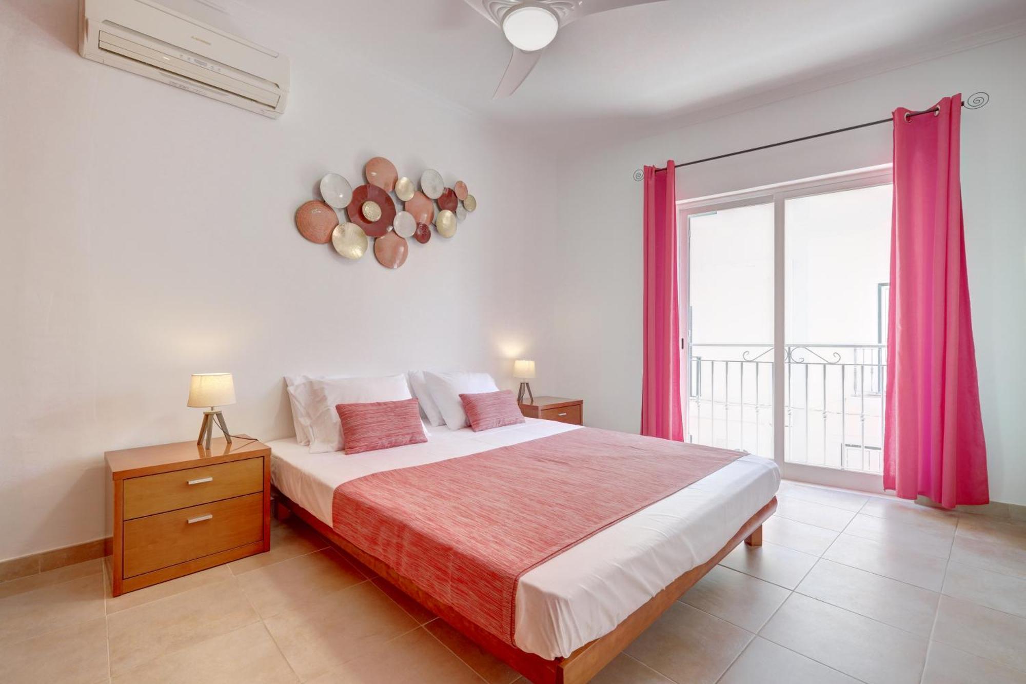 City Center, Private Parking, Ac, 6Ppl. 오양 외부 사진