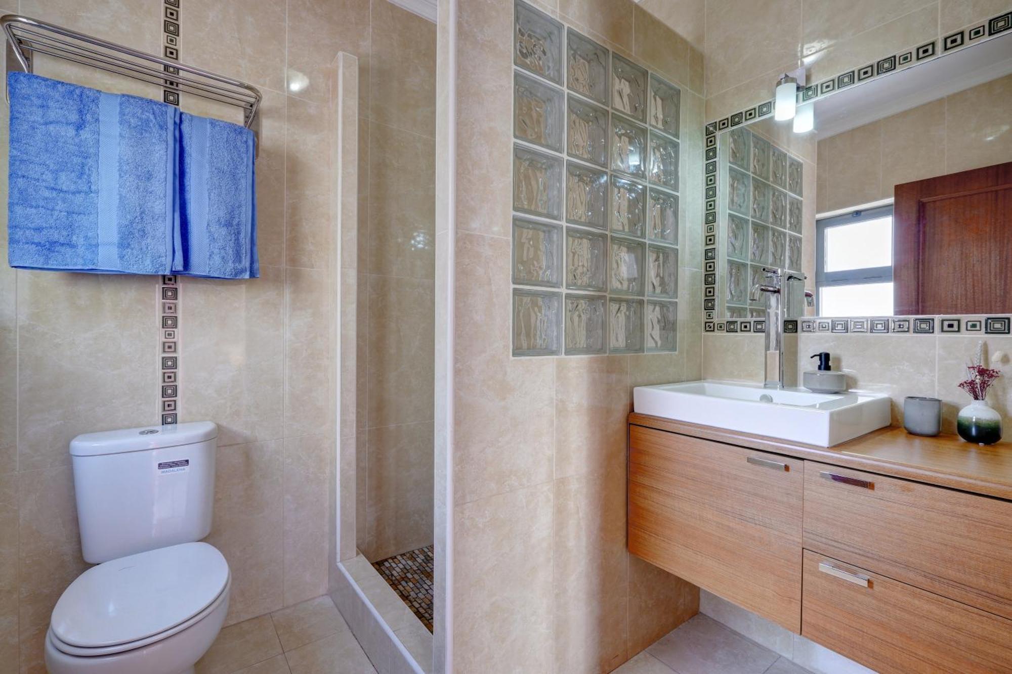 City Center, Private Parking, Ac, 6Ppl. 오양 외부 사진