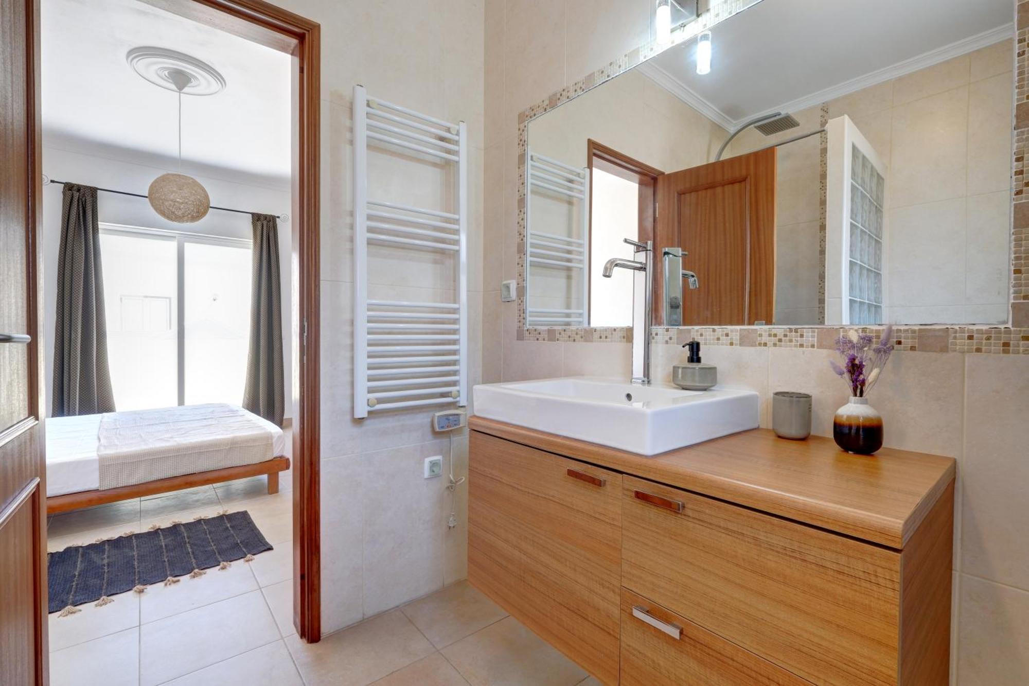 City Center, Private Parking, Ac, 6Ppl. 오양 외부 사진