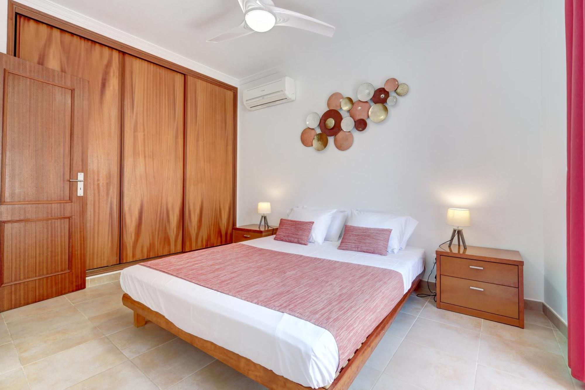 City Center, Private Parking, Ac, 6Ppl. 오양 외부 사진