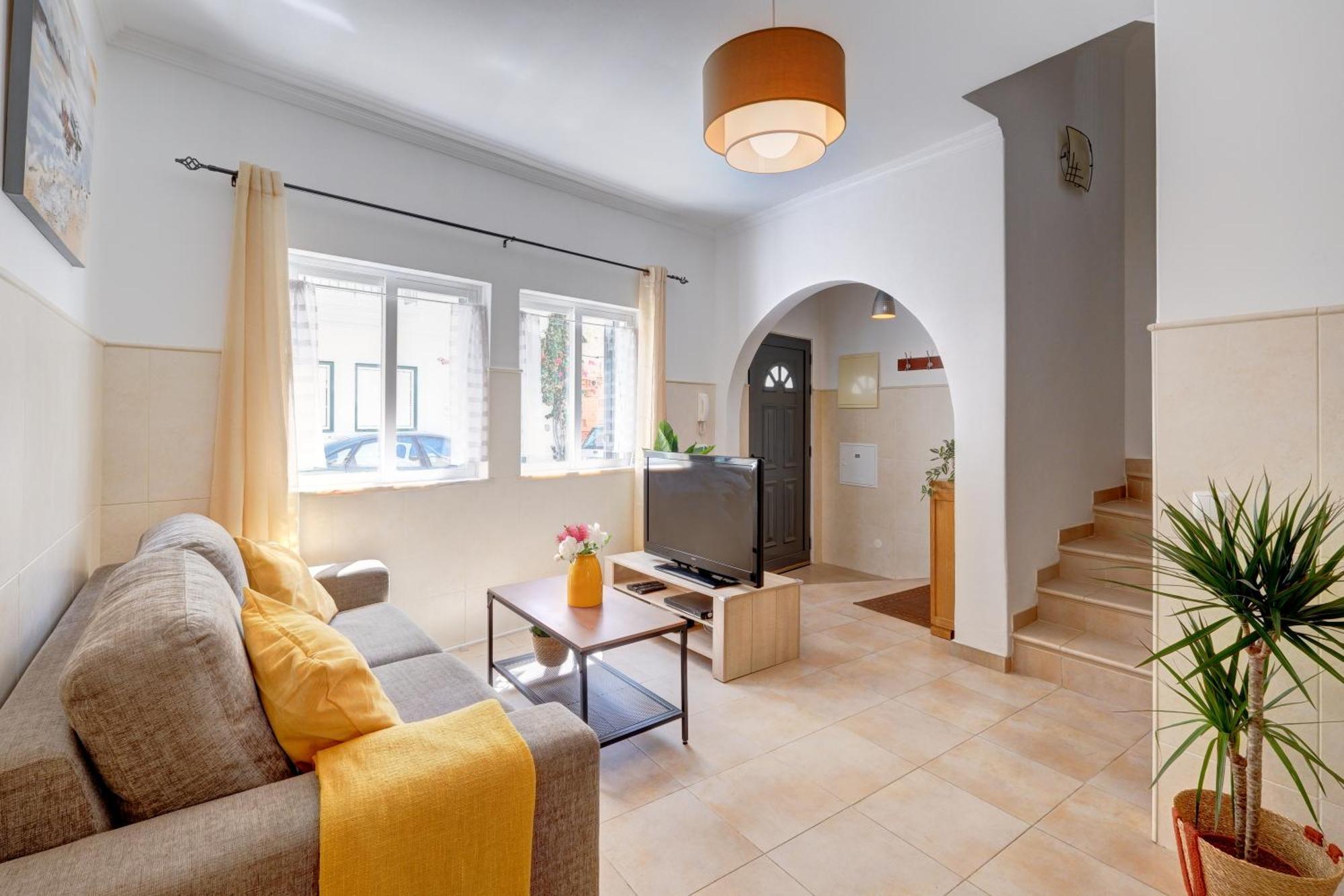 City Center, Private Parking, Ac, 6Ppl. 오양 외부 사진