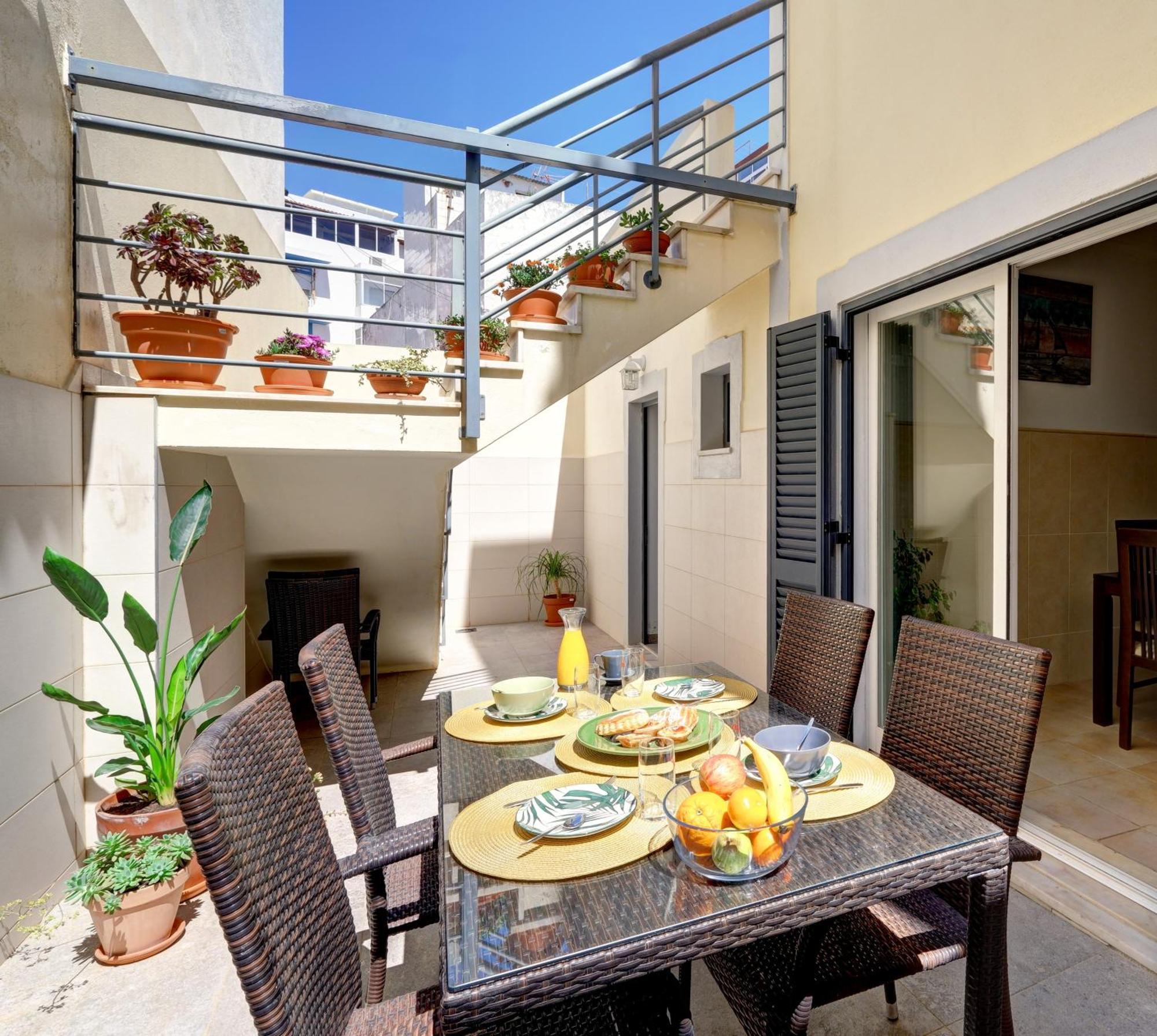 City Center, Private Parking, Ac, 6Ppl. 오양 외부 사진
